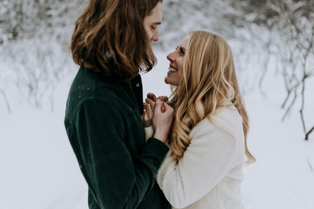 How to prepare for your winter engagement session-00009